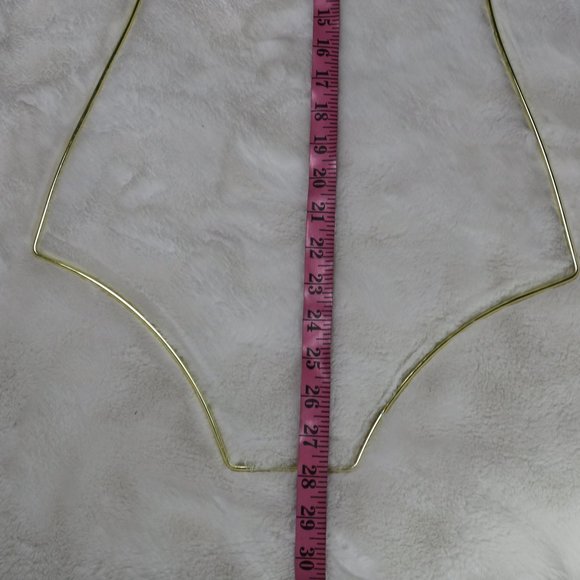 Body Shape Display Hanger - Picture 15 of 15